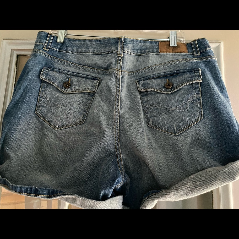 Nine West denim shorts size 16